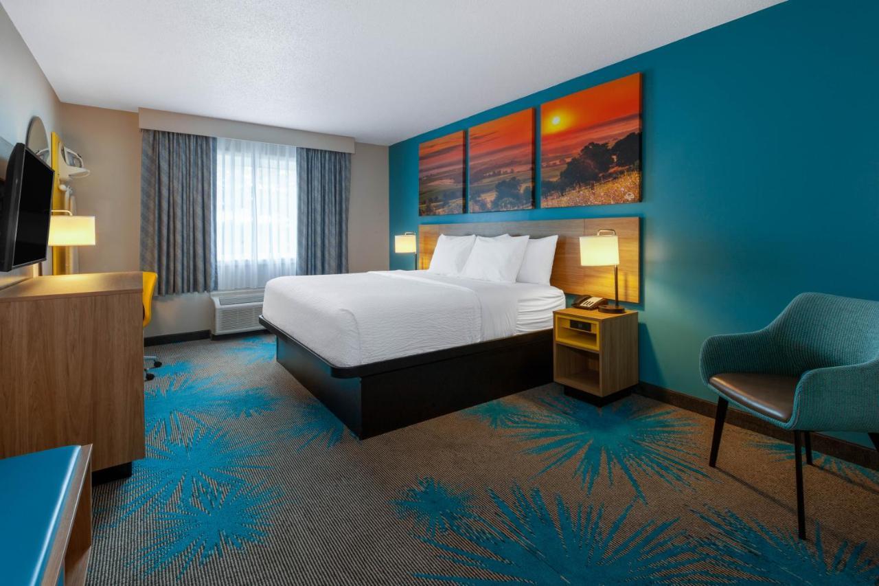 Days By Wyndham Cedar Point Hotel 4*