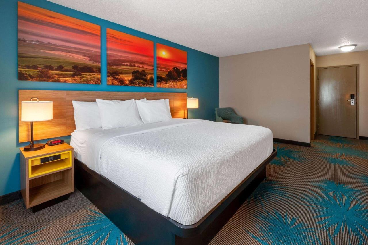 Days By Wyndham Cedar Point Hotel 4*