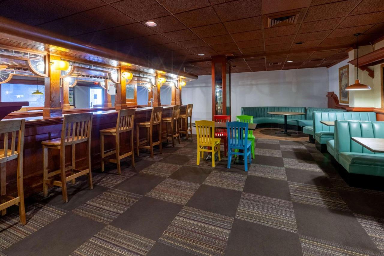 Hotel Days By Wyndham Cedar Point Sandusky